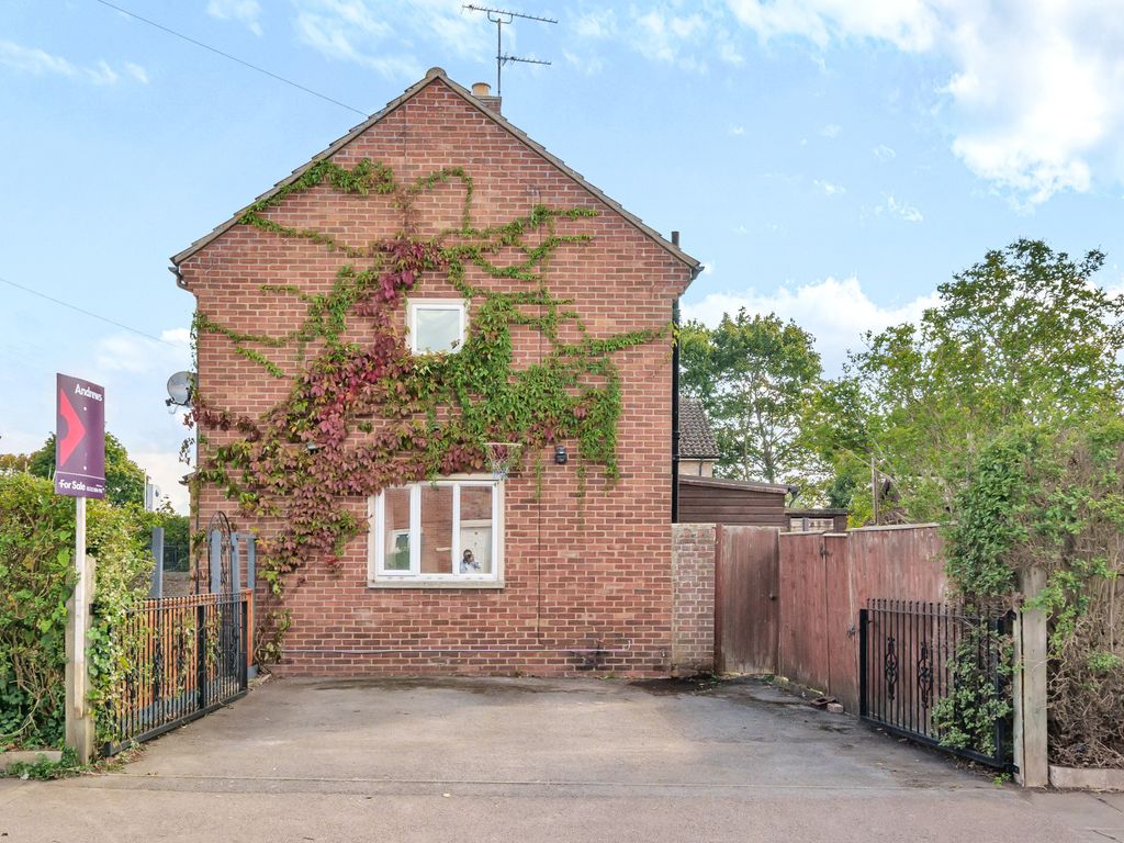 2 bed semidetached house for sale in Malvern Street, Cheltenham