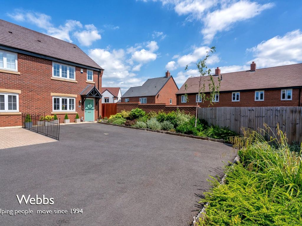 3 bed semidetached house for sale in Whittle Close, Streethay
