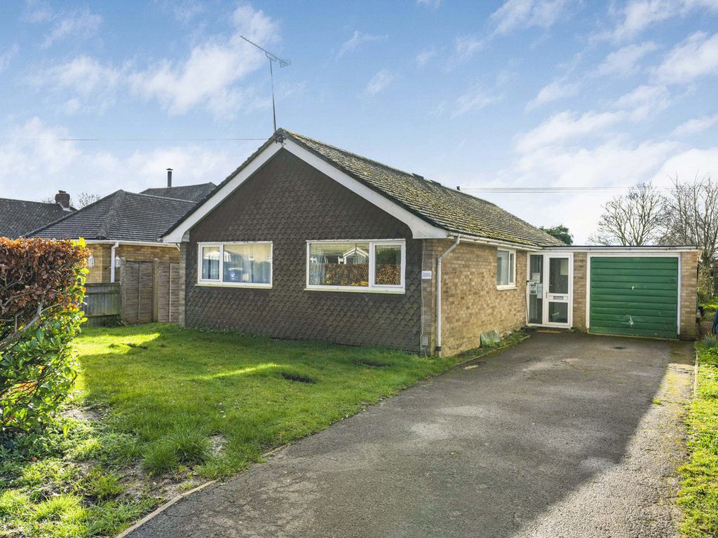 3 bed detached bungalow for sale in Loyd Road, Didcot OX11, £475,000