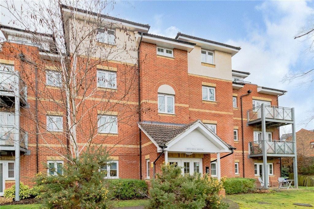 2 bed flat to rent in Coopers Rise, High Buckinghamshire HP13