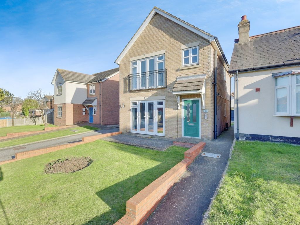 2 bed flat for sale in Rayleigh Road, Benfleet SS7, £260,000 Zoopla