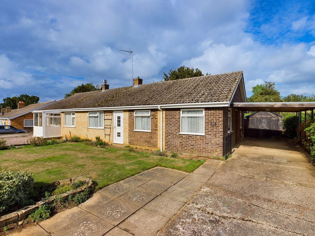 3 bed semidetached bungalow for sale in Willow Road, Downham Market