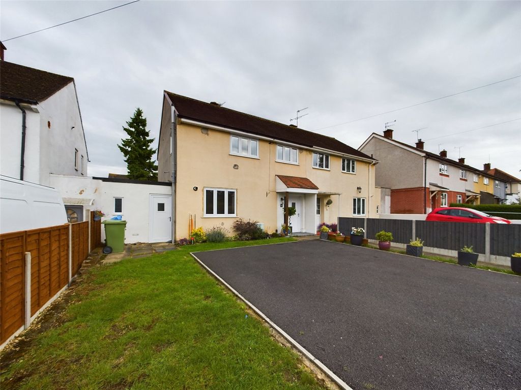 3 bed semidetached house for sale in Hawthorn Road, Cheltenham