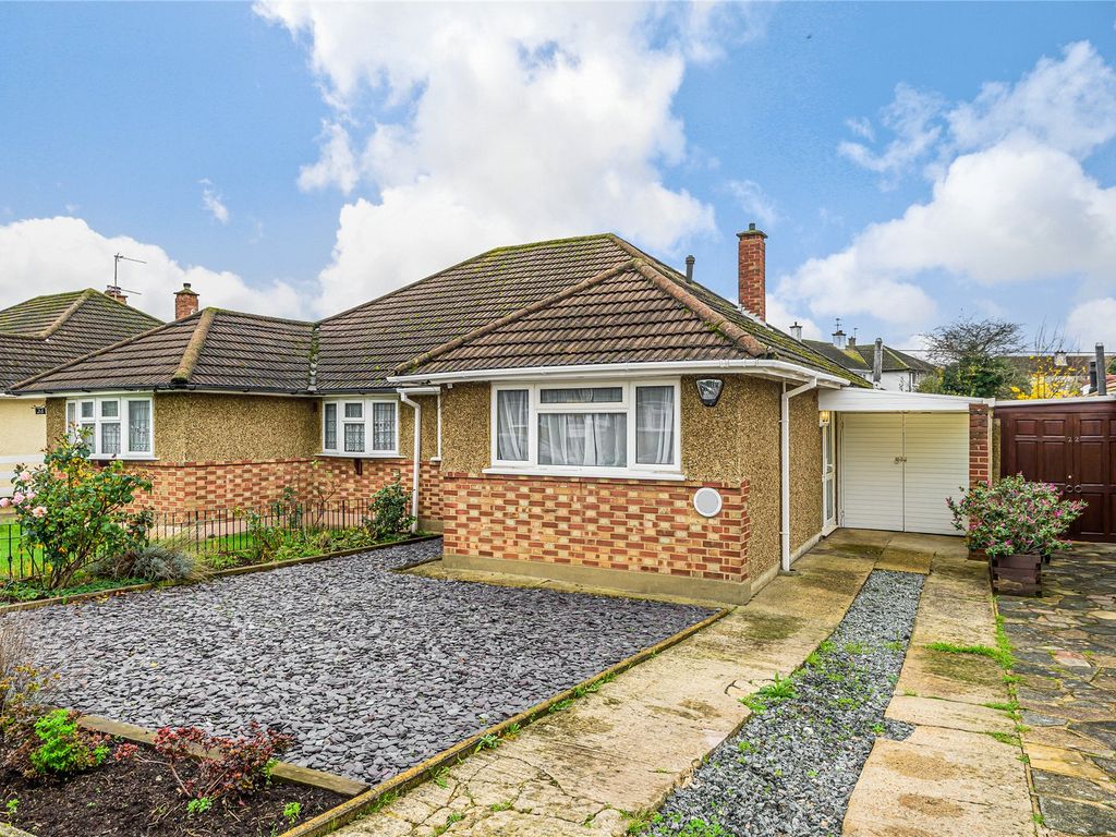2 bed bungalow for sale in Axtaine Road, Orpington BR5 Zoopla