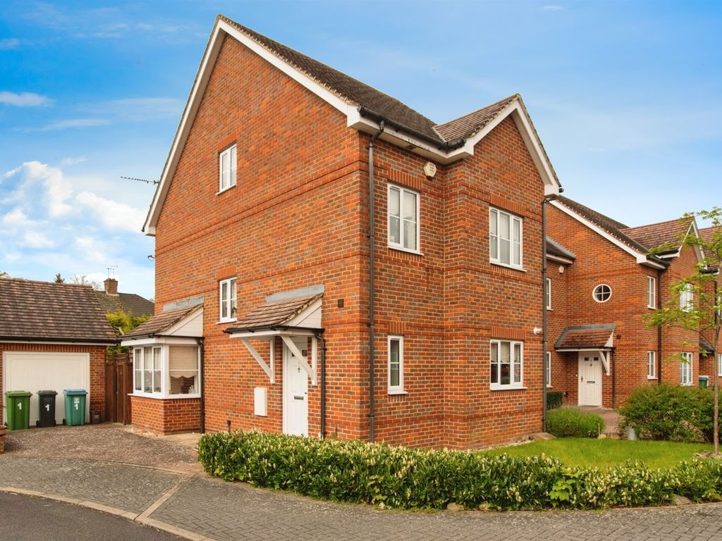 3 bed detached house for sale in Damson Close, Watford WD24, £650,000 Zoopla