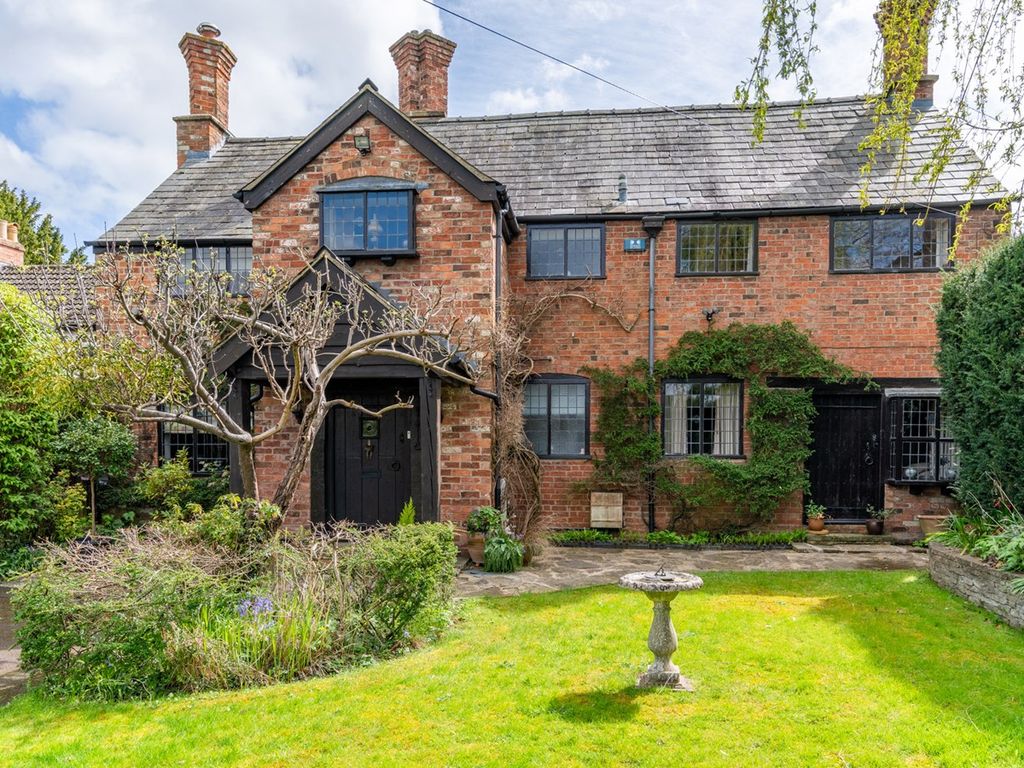 5 bed detached house for sale in Main Road, Shurdington, Cheltenham