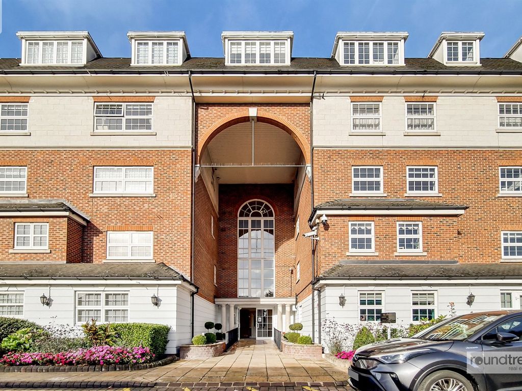 Penthouse Flat, Ambassador Court, Brent Street, Hendon NW4  