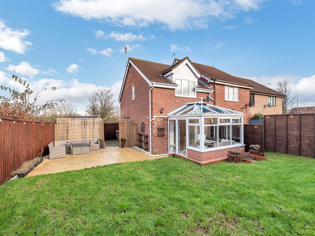 2 bed end terrace house for sale in Appledown Drive, Bury St. Edmunds