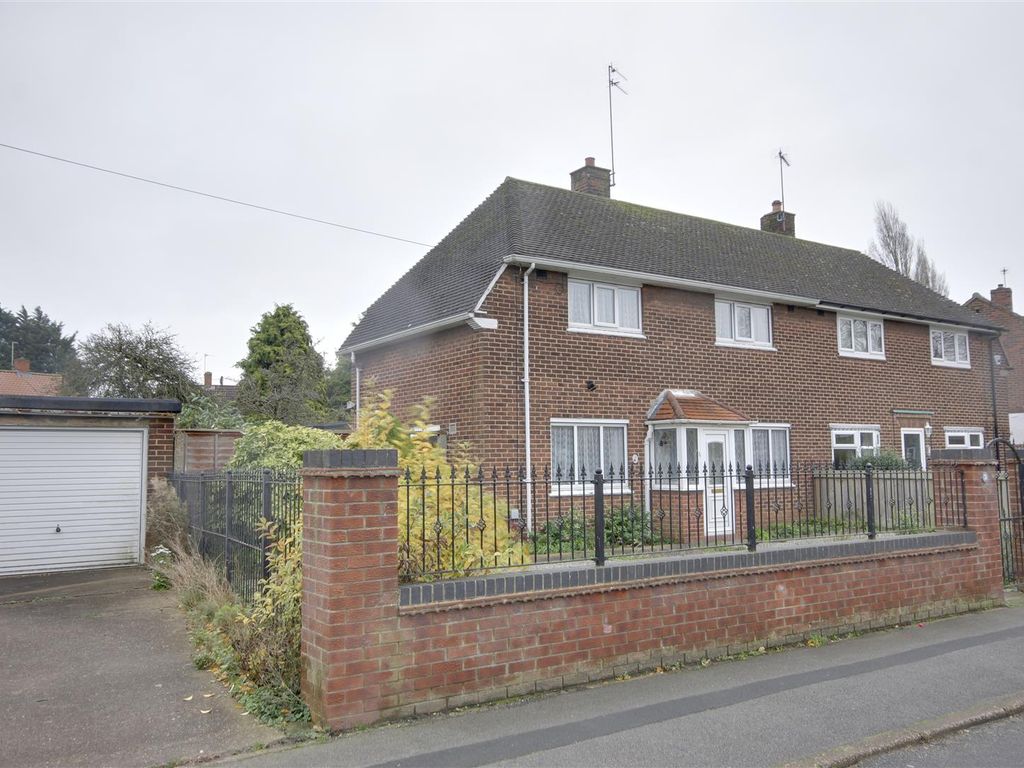 3 bed semidetached house for sale in Castle Way, Hessle HU13, £165,000