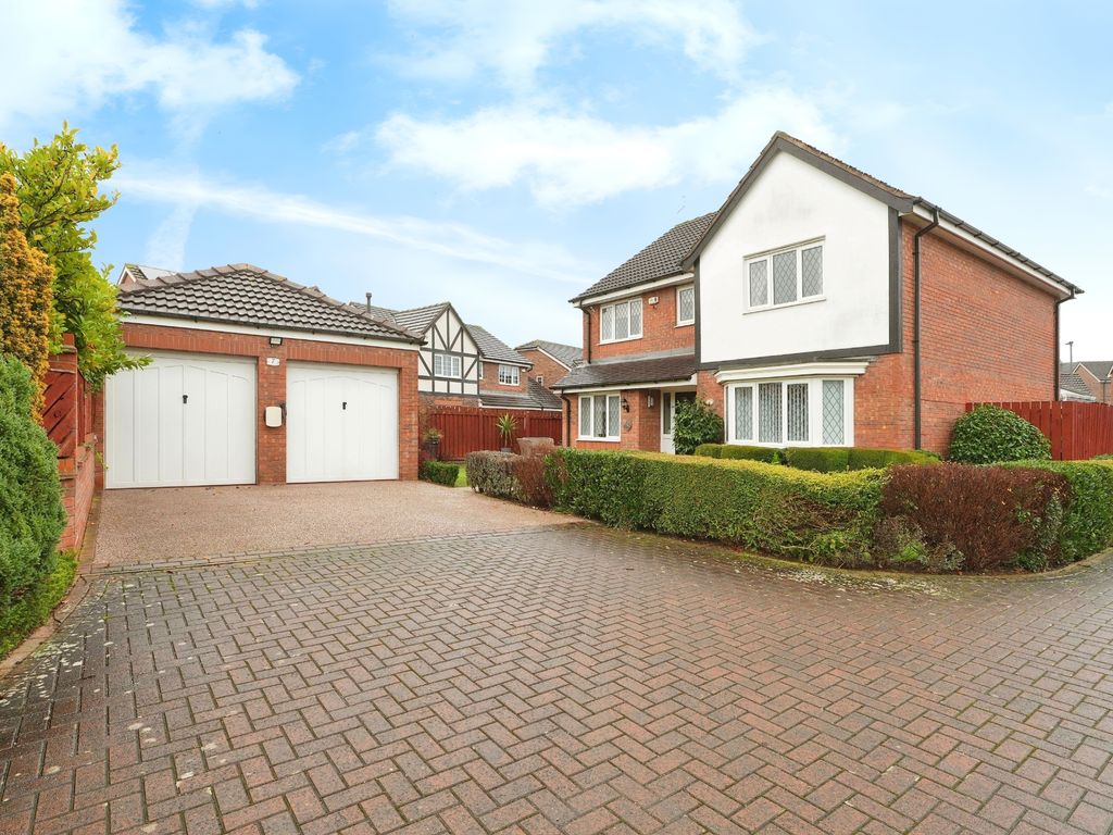 4 bed detached house for sale in Carr Beck Drive, Whitwood, Castleford
