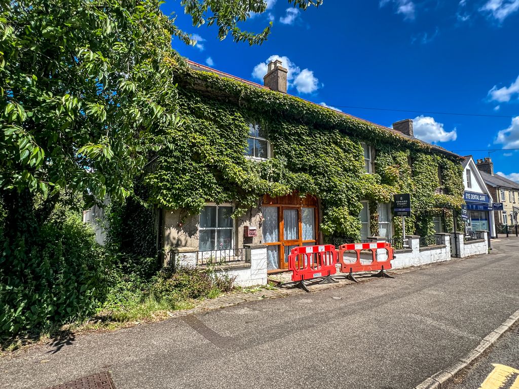 3 bed semidetached house to rent in High Street, Eye PE6, £1,050 pcm