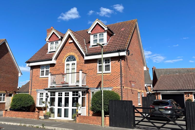 5 bed detached house for sale in Proctor Drive, Lee On The Solent PO13