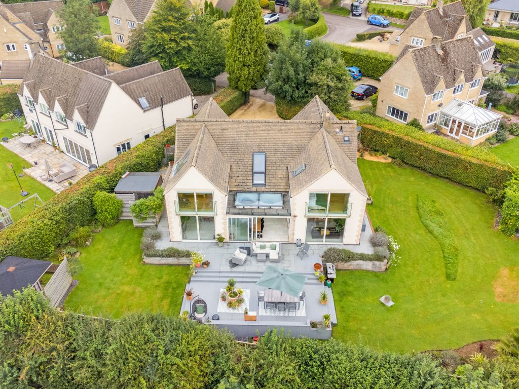 4 bed detached house for sale in Queens Mead, Painswick, Stroud GL6, £