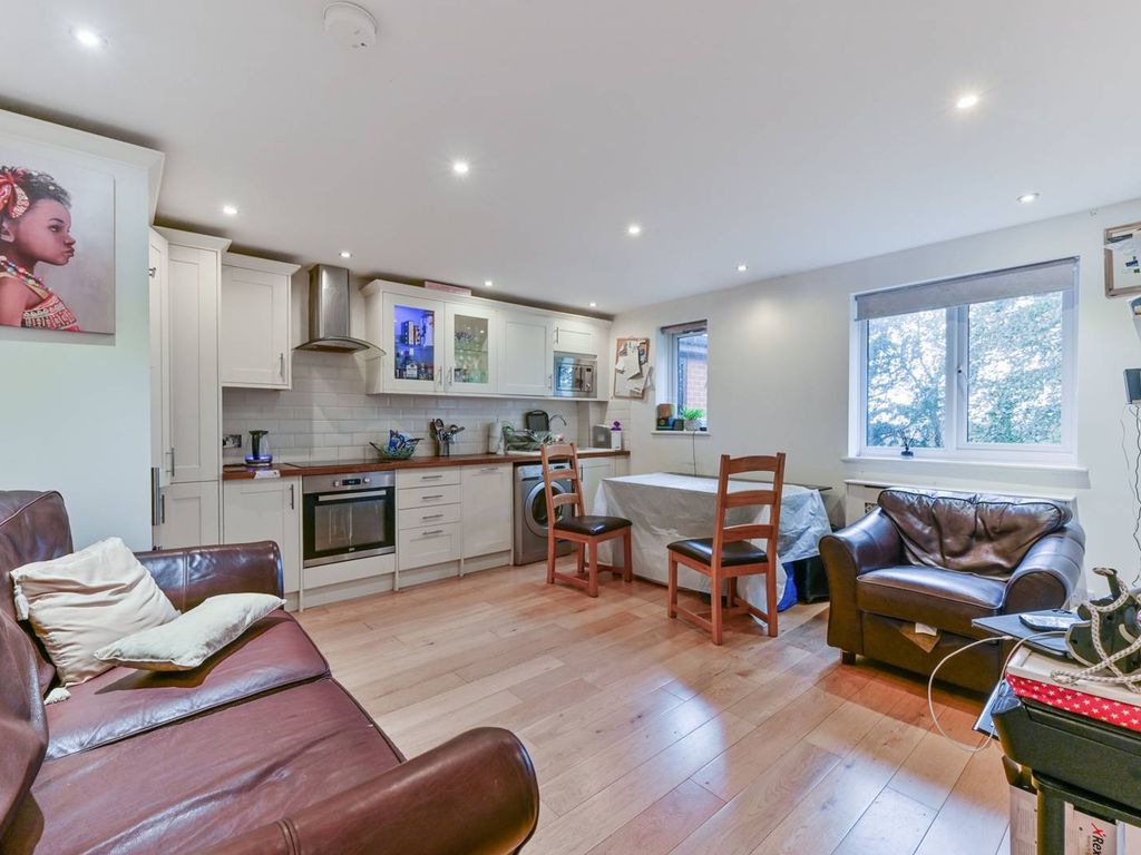 2 bed flat for sale in Wavel Place, Sydenham Hill, London SE26, £