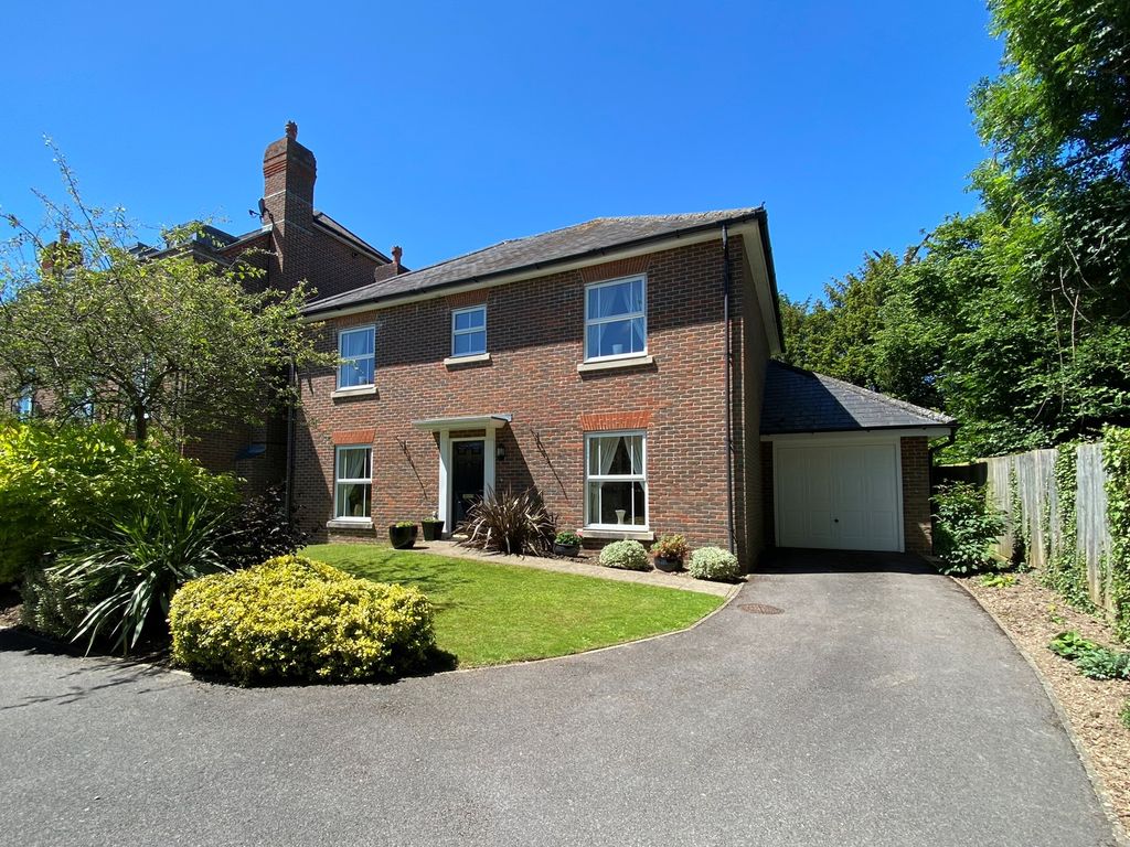 4 bed detached house for sale in Jarvis Fields, Bursledon, Southampton