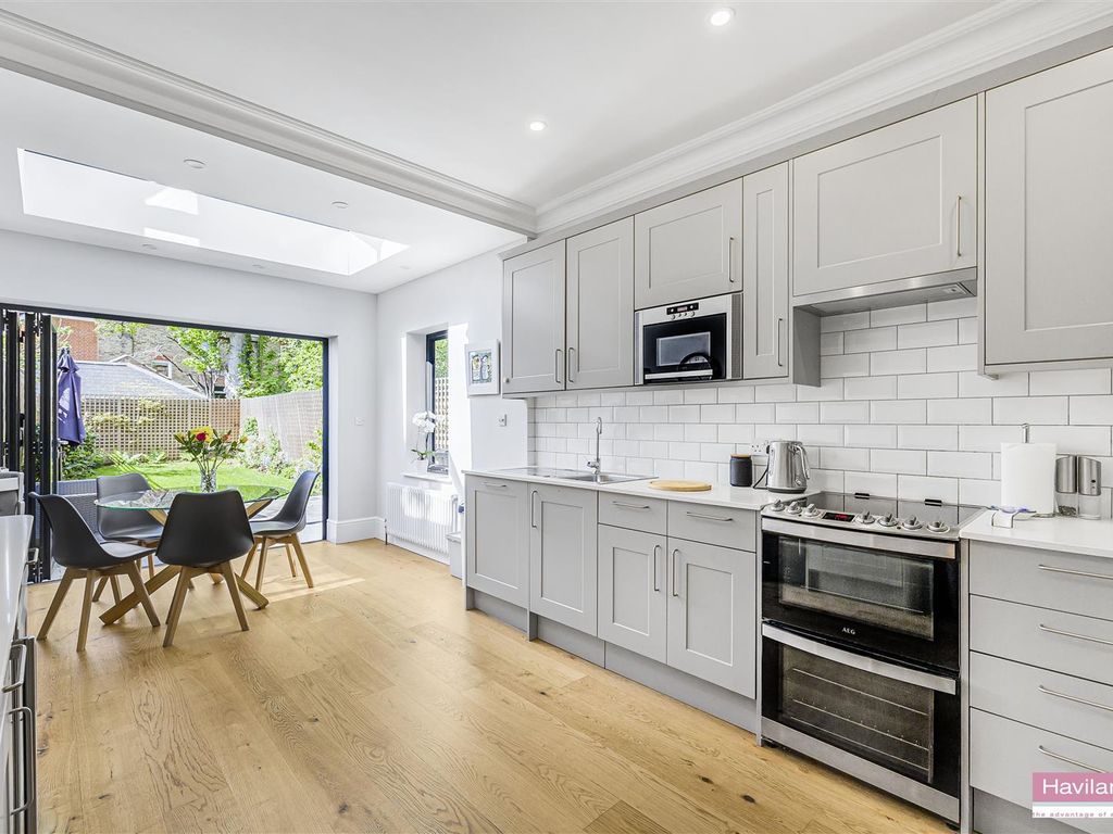 4 bed semidetached house for sale in Compton Road, Winchmore Hill N21