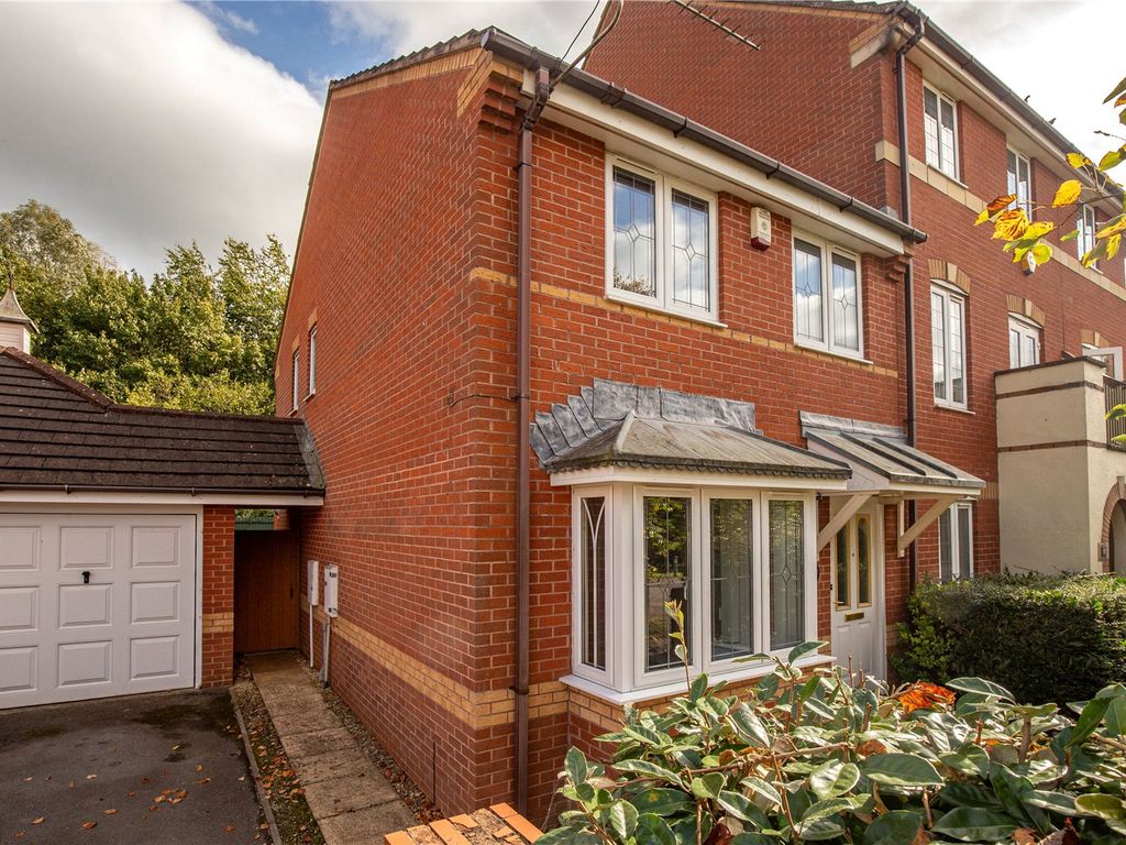 3 bed end terrace house for sale in Johnson Road, Emersons Green