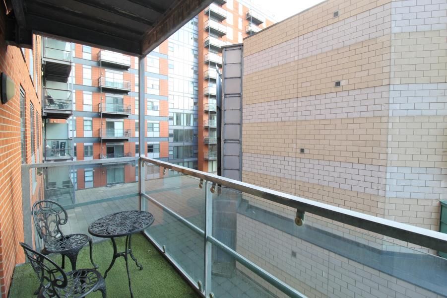 2 bed flat to rent in West Point, Wellington Street LS1 Zoopla