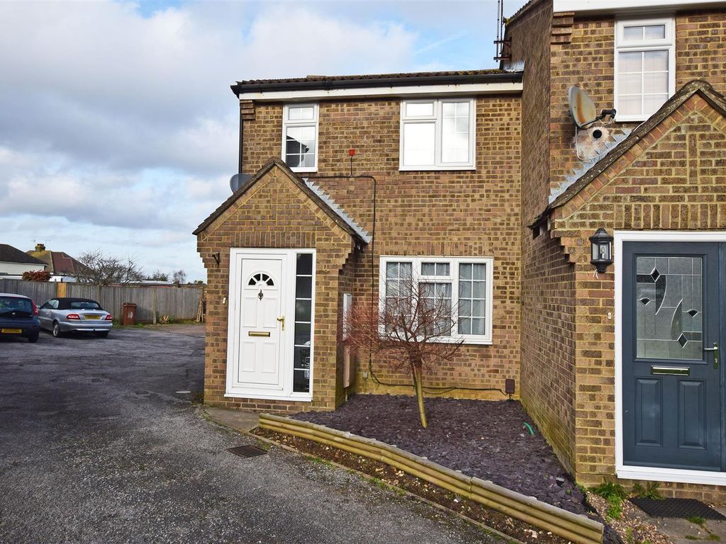 3 bed end terrace house for sale in Hanway, Gillingham ME8, £300,000