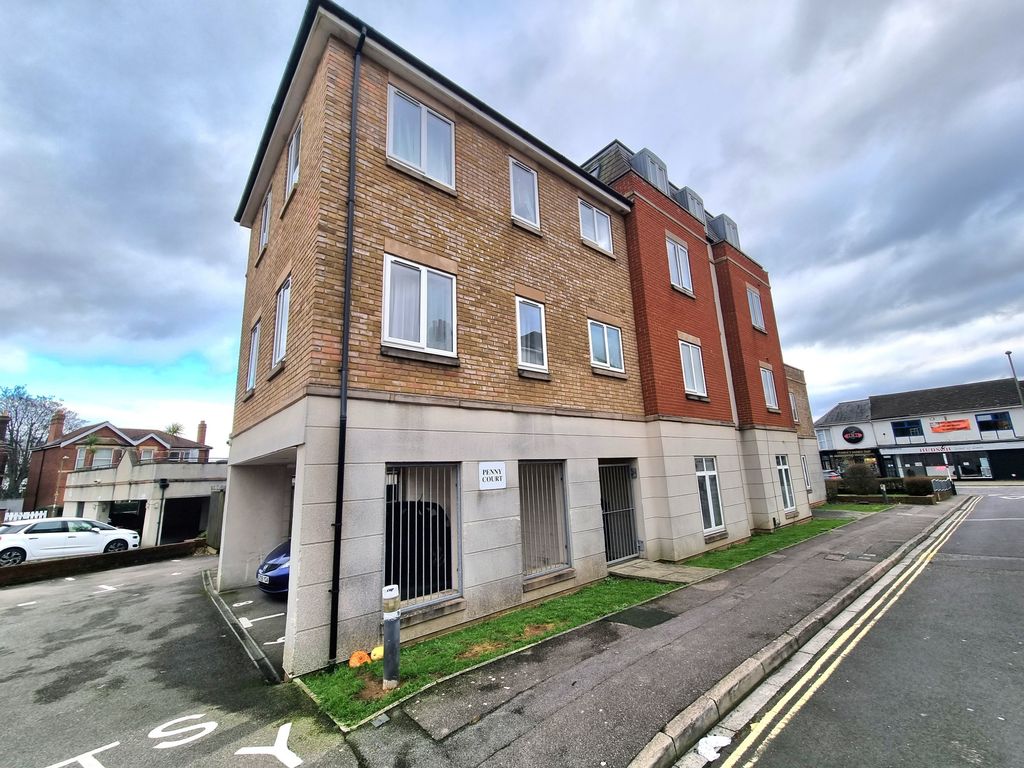 2 bed flat to rent in Forton Road, Gosport PO12, £995 pcm Zoopla