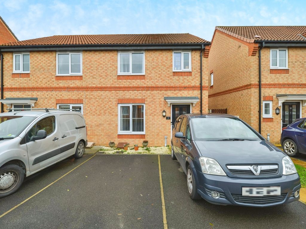 3 bed semidetached house for sale in Tulip Avenue, Catterick Garrison