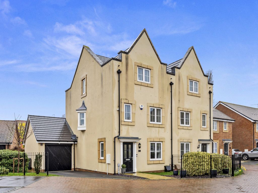 3 bed semidetached house for sale in Nightingale Avenue, GoringBySea