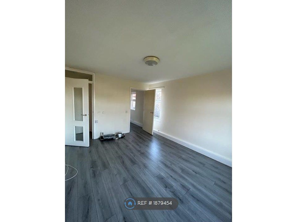 2 bed flat to rent in St. Pauls Court, StocktonOnTees TS19, £600 pcm