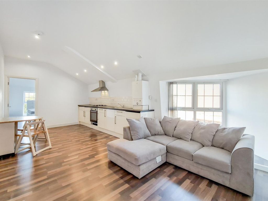 1 bed flat to rent in King Street, Twickenham TW1, £1,500 pcm Zoopla