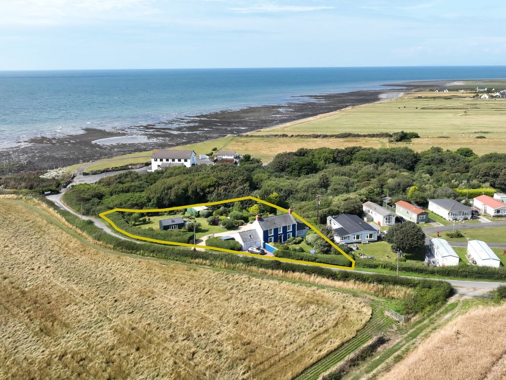 3 bed detached house for sale in Felin For, Llanon, Ceredigion SY23, £