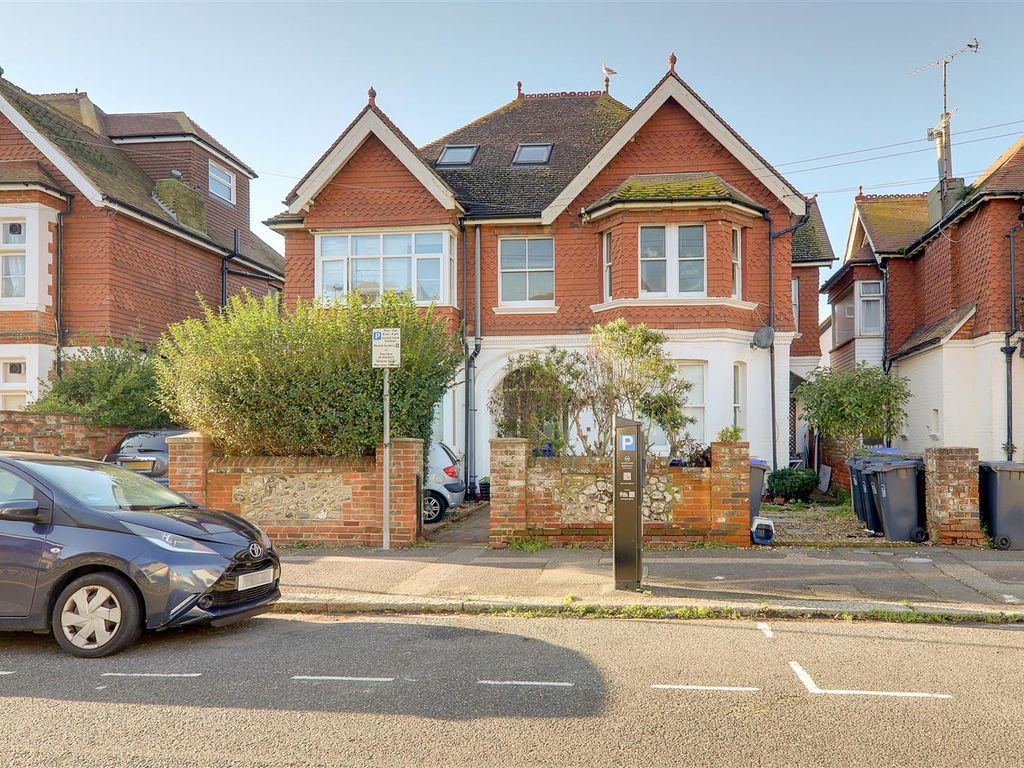 2 bed flat for sale in Queens Road, Worthing BN11 Zoopla