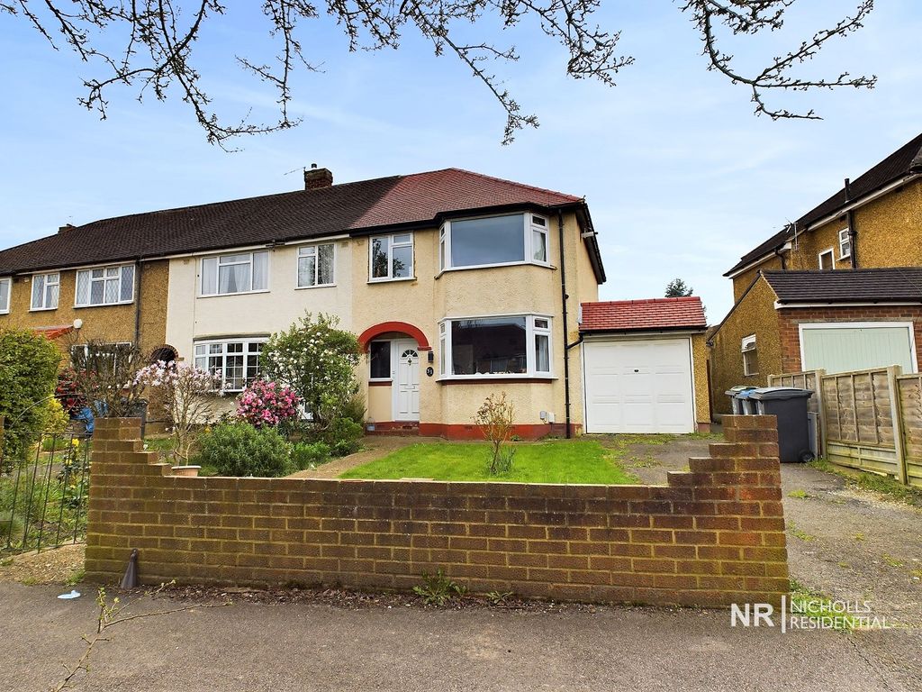 3 bed property for sale in Devon Way, Chessington, Surrey. KT9, £525,000 Zoopla