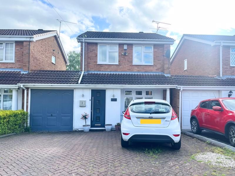 3 bed detached house for sale in Cheyne Walk, Amblecote, Brierley Hill