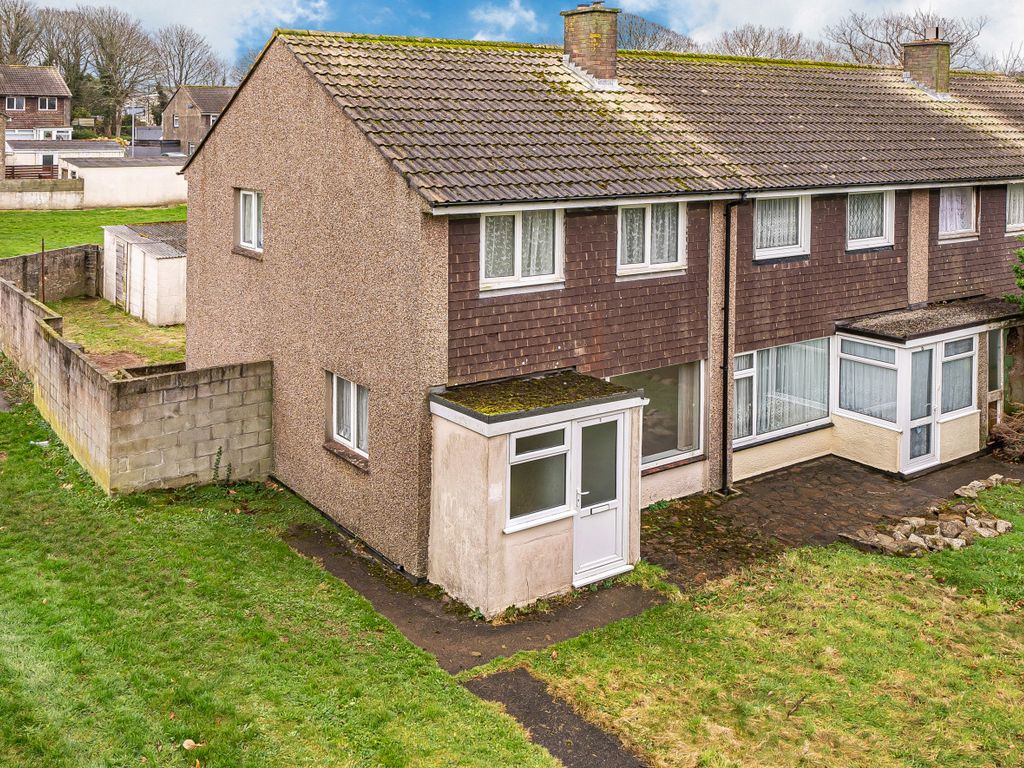 3 bed end terrace house for sale in Rosevean Close, Camborne, Cornwall