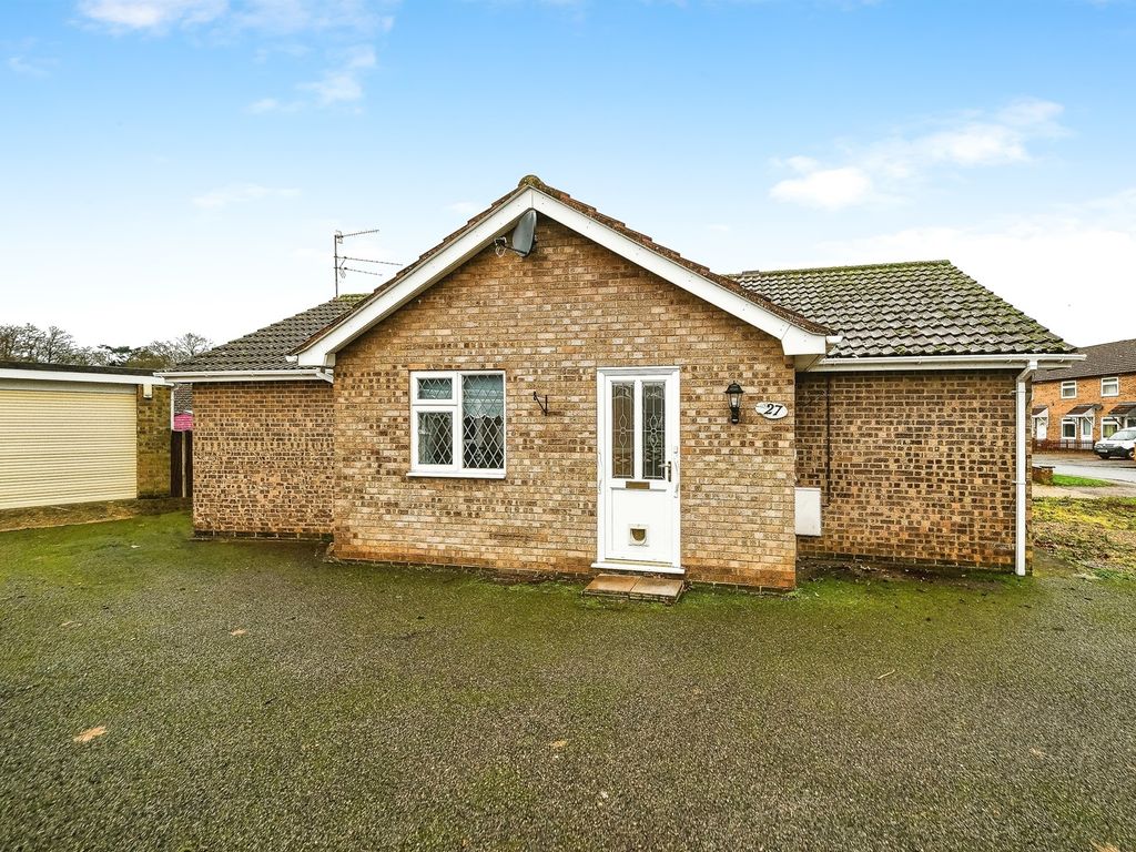 3 bed detached bungalow for sale in Burghley Road, South Wootton, King