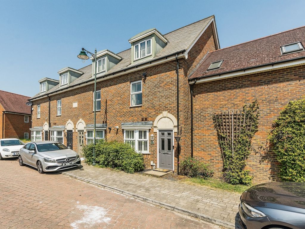 3 bed town house for sale in Hazen Road, Kings Hill, West Malling ME19