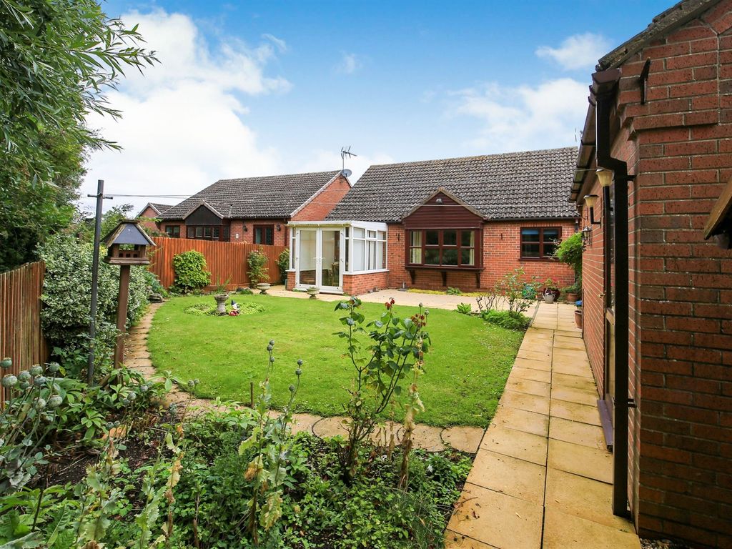 3 bed detached bungalow for sale in Oaktree Close, Gosberton, Spalding