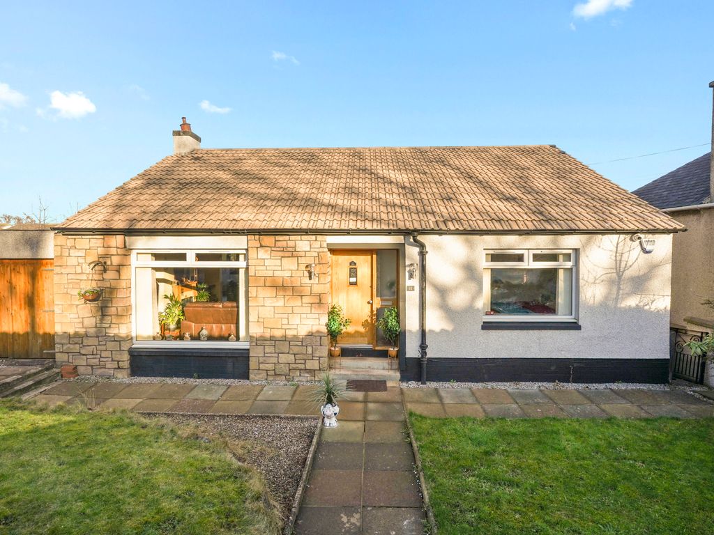 3 bed detached house for sale in 11 Newcraighall Road, Newcraighall