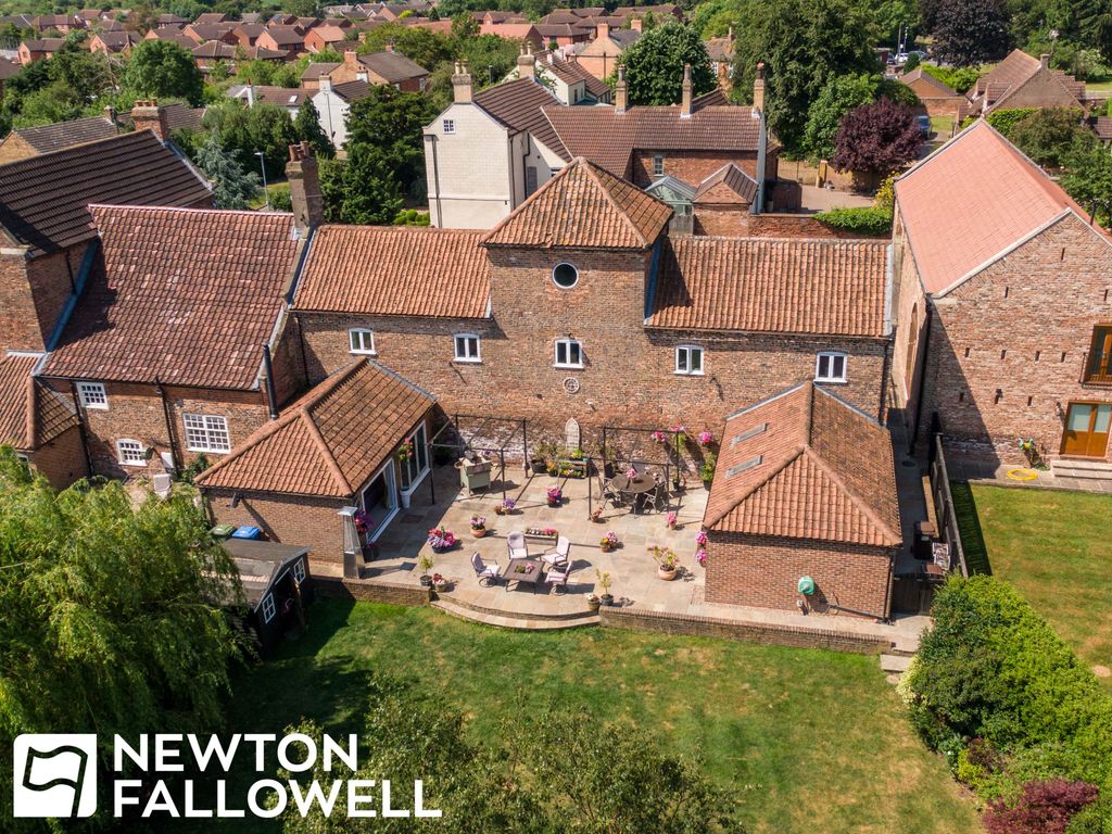 4 bed barn conversion for sale in High Street, Misterton DN10 Zoopla