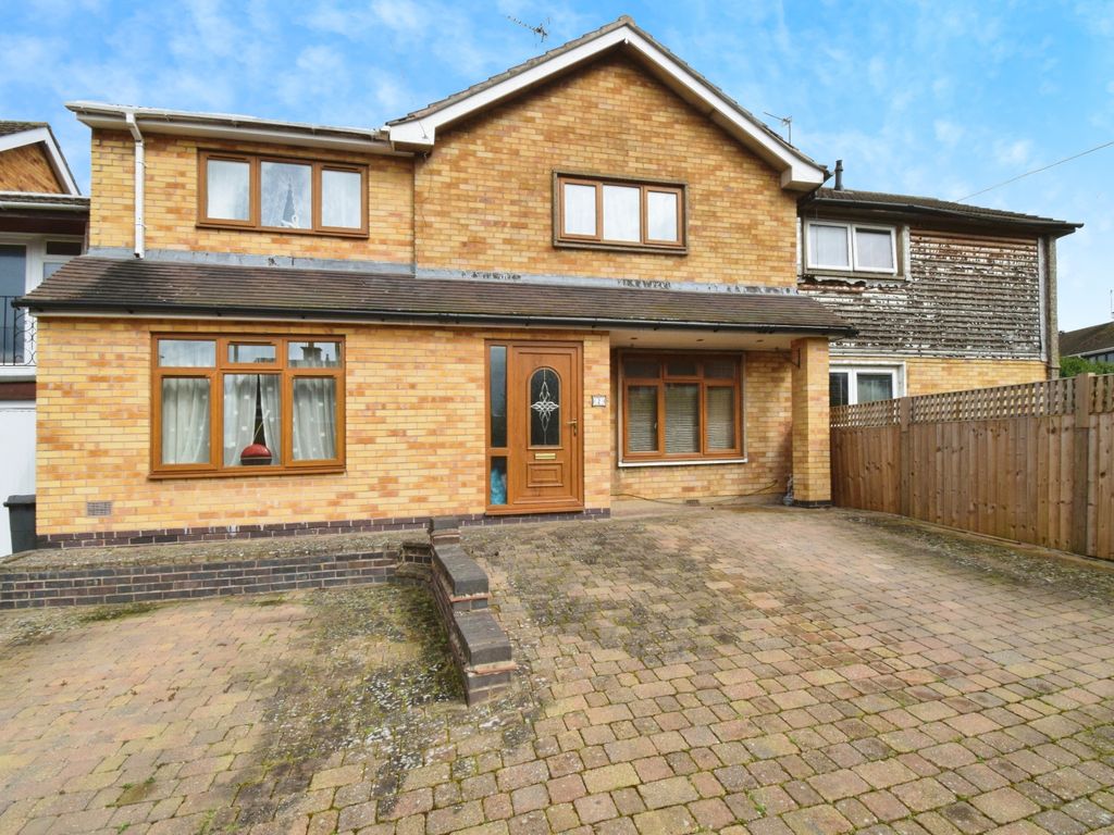 3 bed detached house for sale in Weaver Road, Leicester, Leicestershire LE5, £300,000 Zoopla