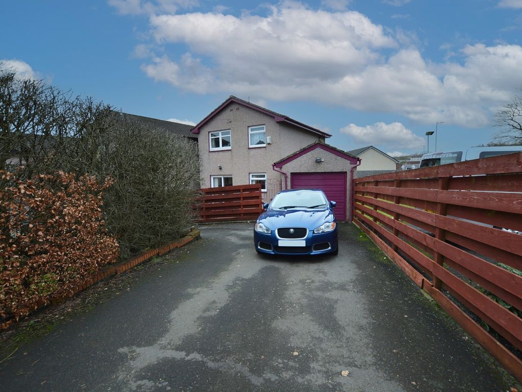 3 bed detached house for sale in Weavers Place, Newmilns KA16, £135,000