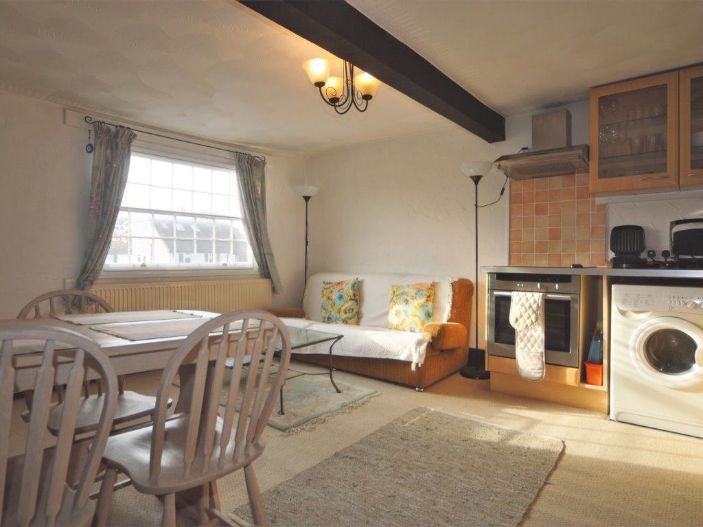 3 bed flat to rent in Radlett Road, Frogmore, St Albans AL2, £1,300 pcm