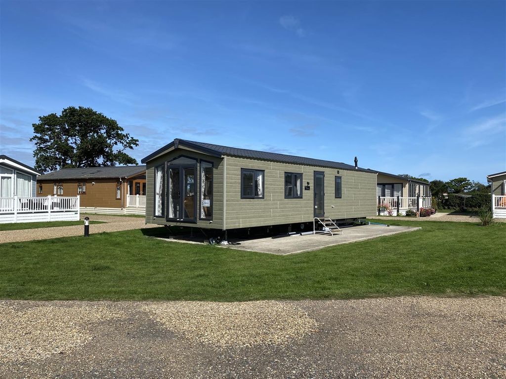 New home, 2 bed mobile/park home for sale in London Road, Kessingland