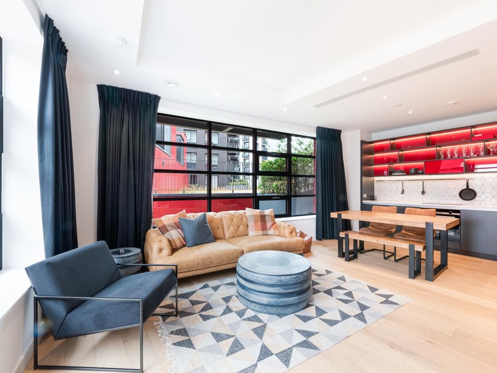 3 bed flat to rent in Defoe House, London City Island, London E14 Zoopla