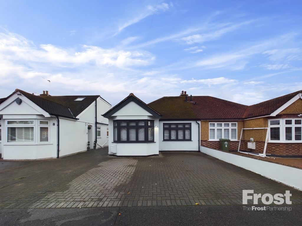 3 bed bungalow for sale in Burleigh Gardens, Ashford, Surrey TW15, £