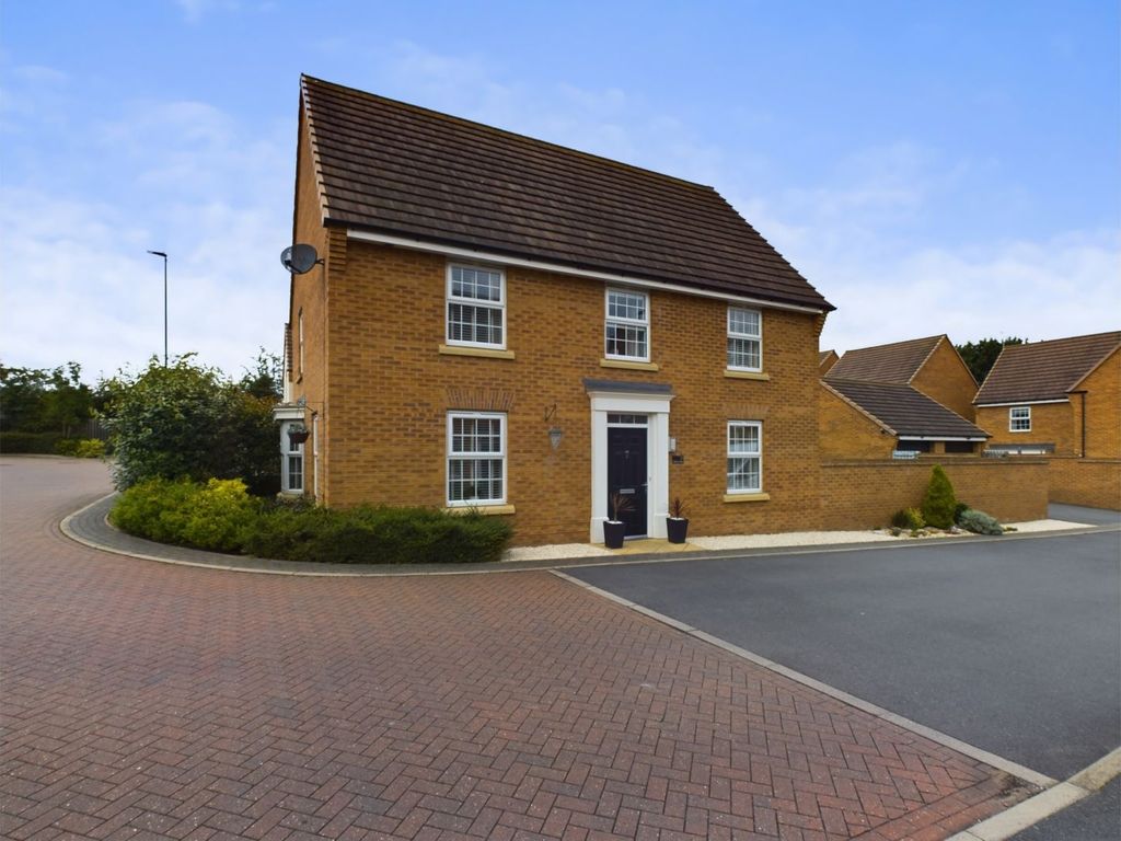 4 bed detached house for sale in Hillcrest Drive, Doncaster DN3, £345,950 Zoopla