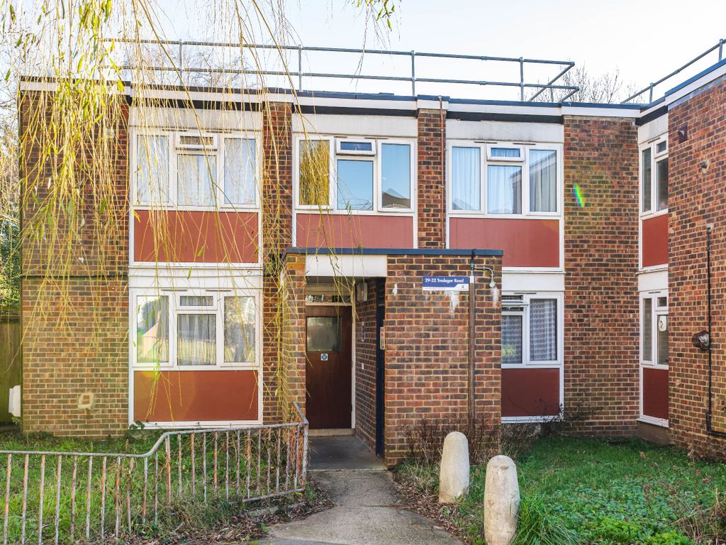 1 bed flat for sale in Tredegar Road, London N11, £240,000 Zoopla