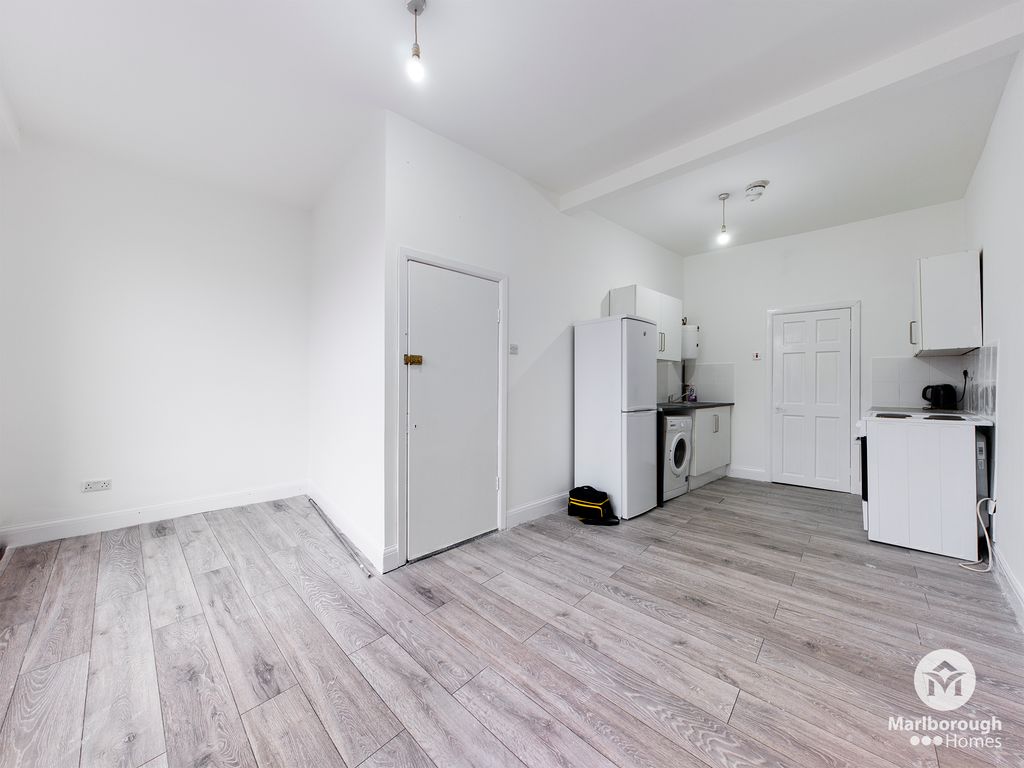 Studio to rent in High Road, Leytonstone, London E11, £1,175 pcm Zoopla