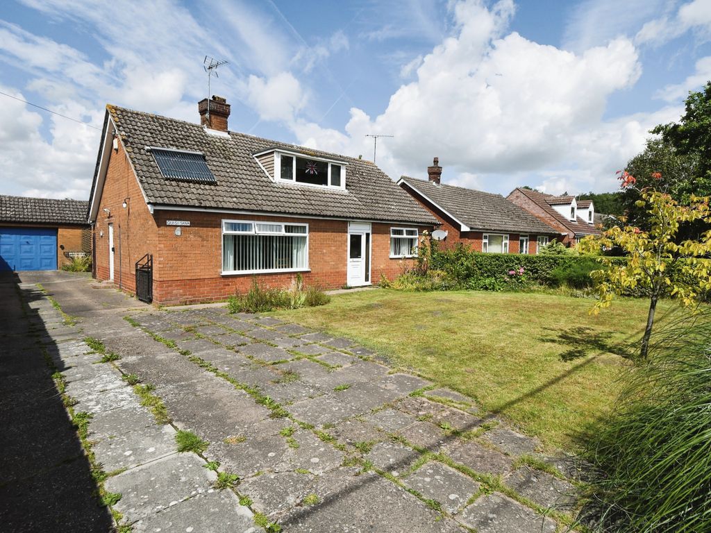 2 bed bungalow for sale in Doddington Road, Whisby, Lincoln