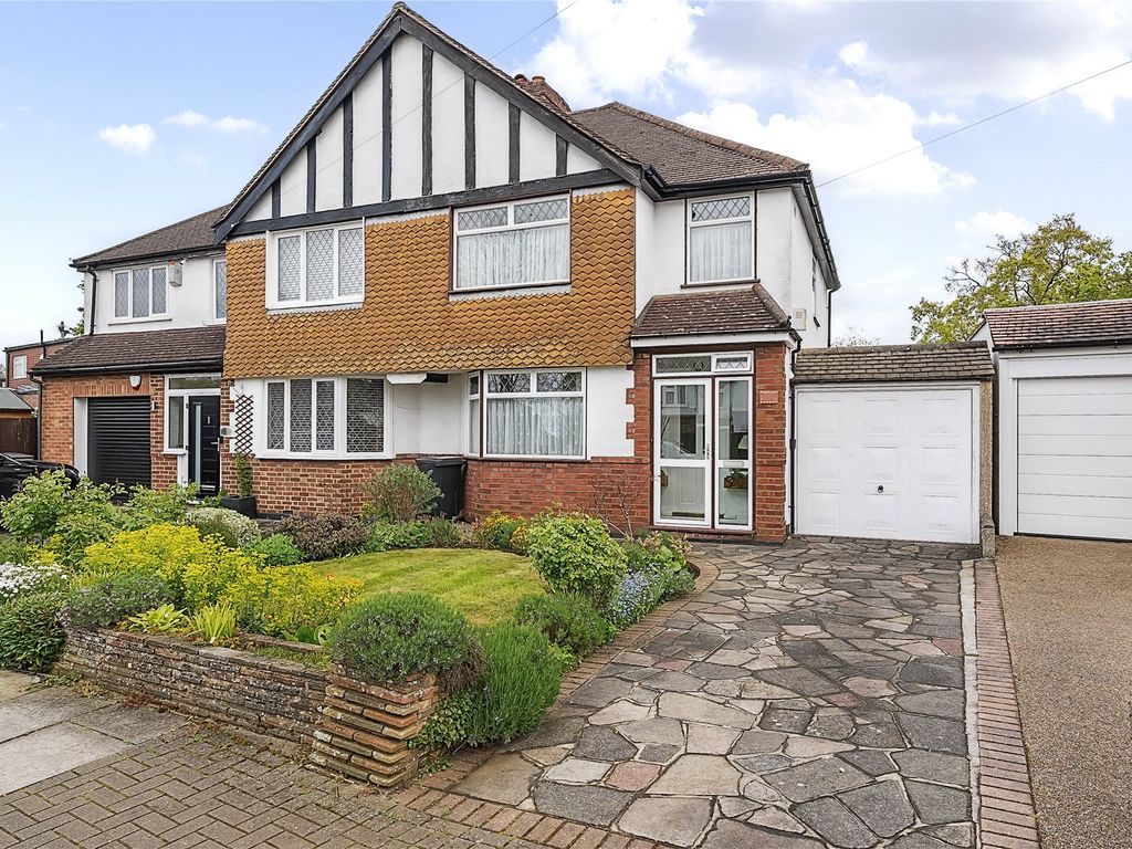 3 bed semidetached house for sale in Crescent Drive, Petts Wood