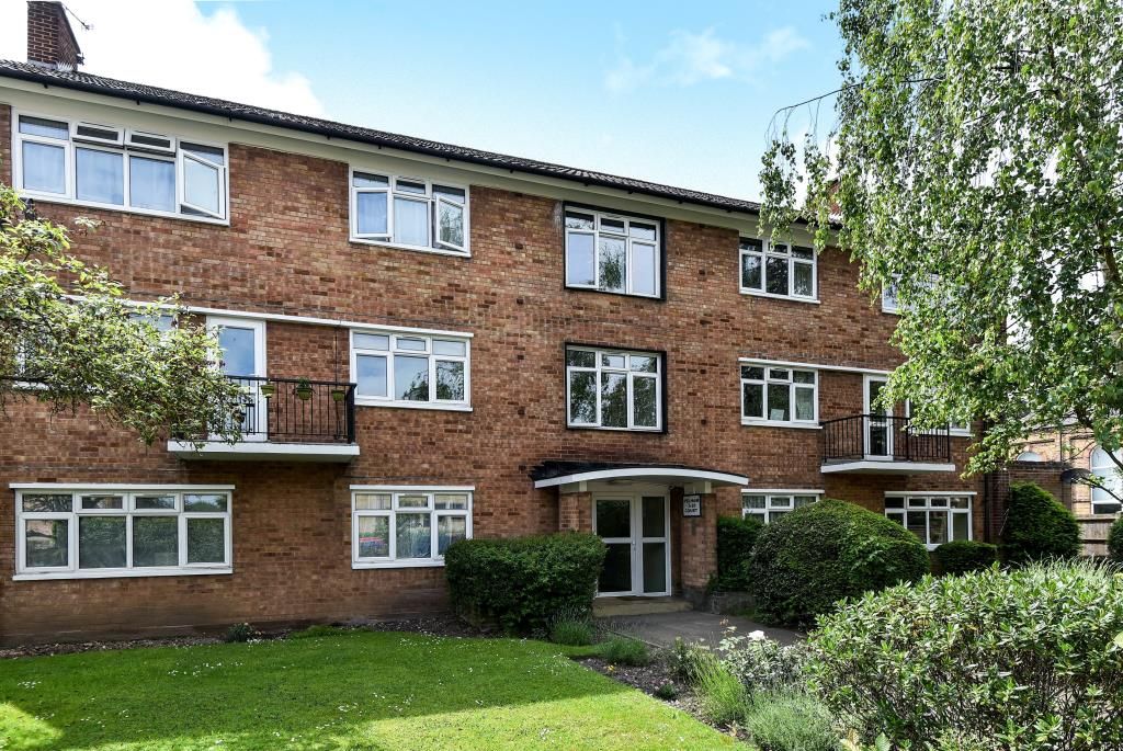 3 bed flat to rent in Maidenhead, Berkshire SL6, £1,575 pcm Zoopla